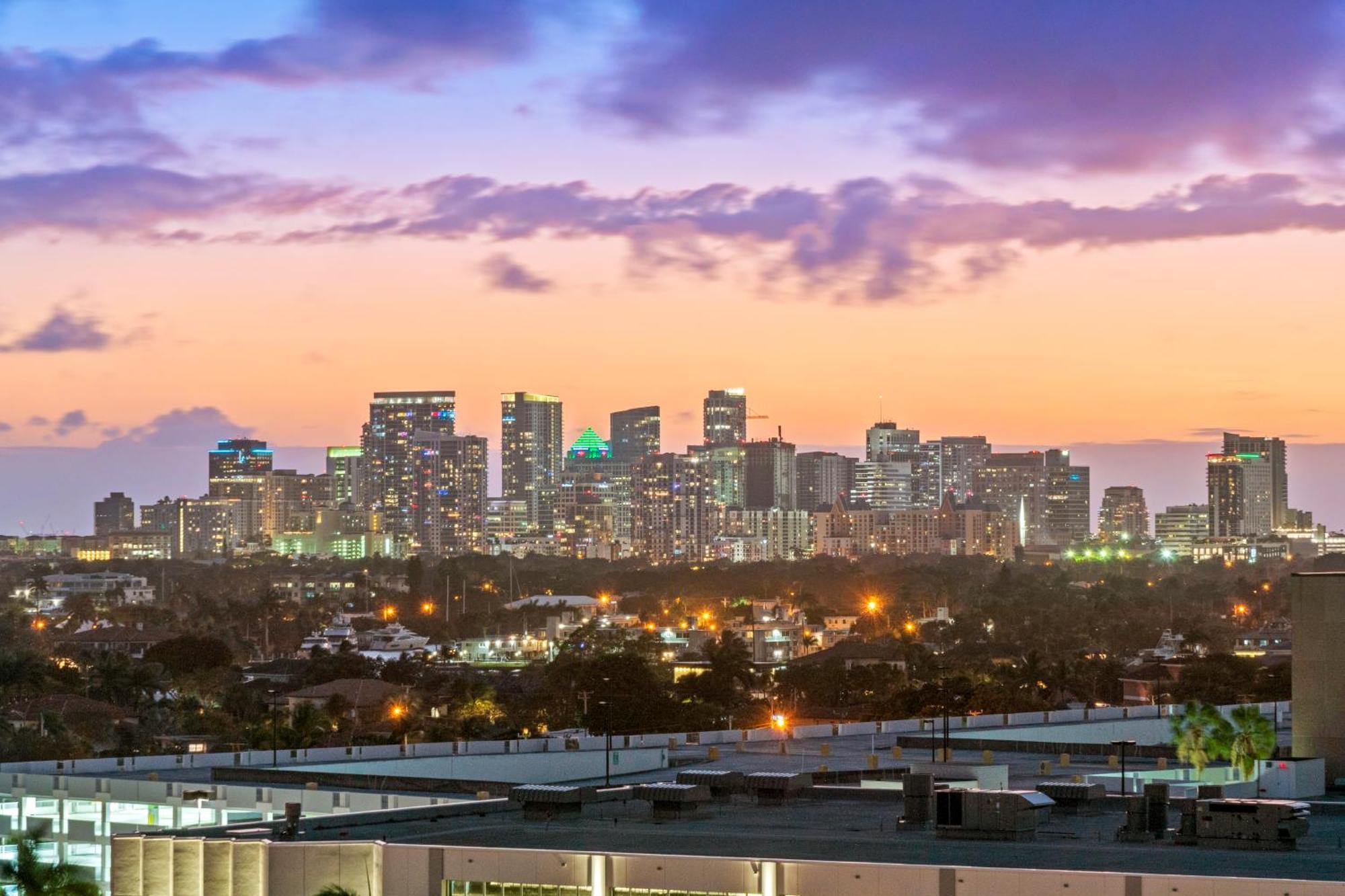 Gallery One - A Doubletree Suites By Hilton Hotel Fort Lauderdale Luaran gambar